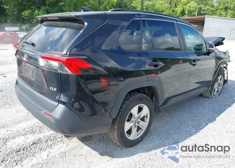 2021 Toyota Rav4 Xle z USA, uszkodzony, nr VIN 2T3W1RFV5MC130714